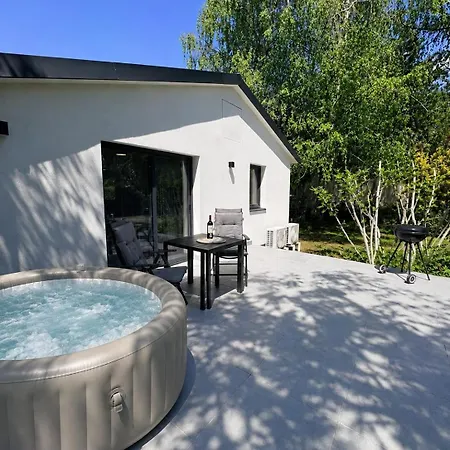 Peaceful Garden Hideaway Lejlighed Gárdony